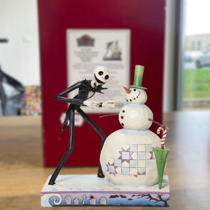 Figurine Mr Jack avec le Bonhomme de Neige – L'Étrange Noël de Mr Jack par Disney Traditions