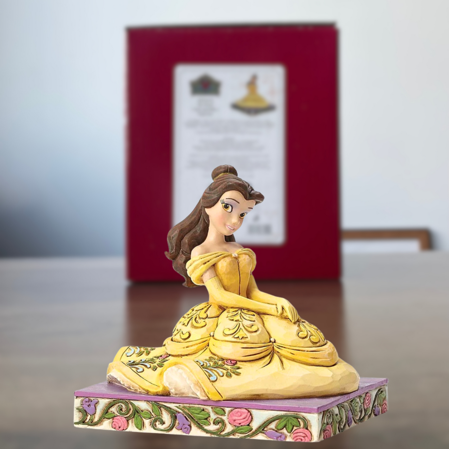 Figurine Princesse Belle "L'Adorable" – Disney Traditions