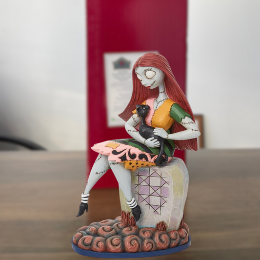 Figurine Sally sur une Pierre Tombale – Disney Traditions
