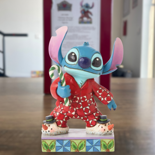 Figurine Stitch en pyjama de Noël – Disney Traditions